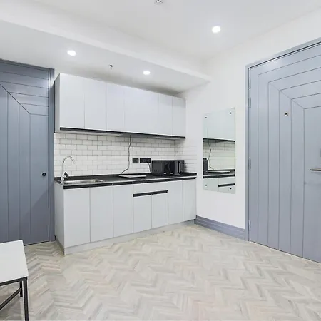 Bedchambers Luxurious Serviced Apartment In Gurgaon Exterior photo