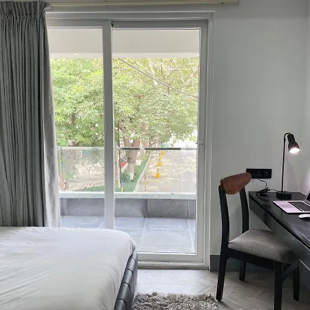 Bedchambers Luxurious Serviced Apartment In Gurgaon Exterior photo