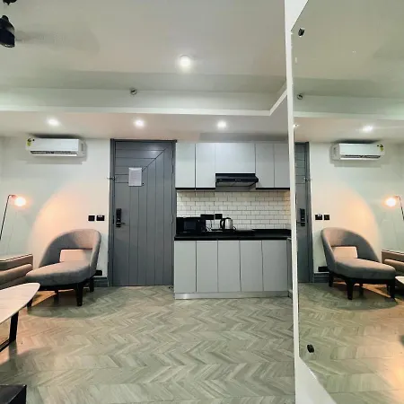 Bedchambers Luxurious Serviced Apartment In Gurgaon Exterior photo
