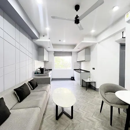 Bedchambers Luxurious Serviced Apartment In Gurgaon Exterior photo
