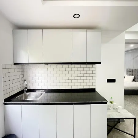 Bedchambers Luxurious Serviced Apartment In Gurgaon Exterior photo