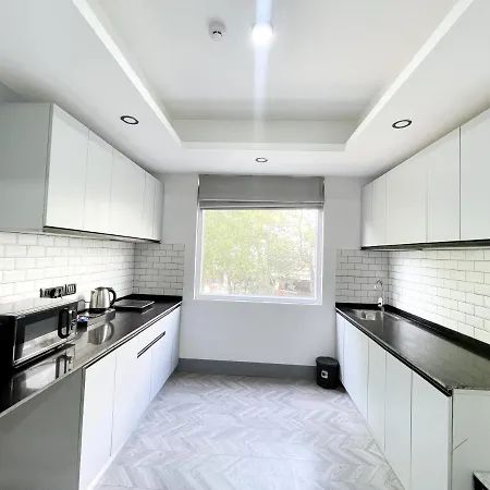 Bedchambers Luxurious Serviced Apartment In Gurgaon Exterior photo