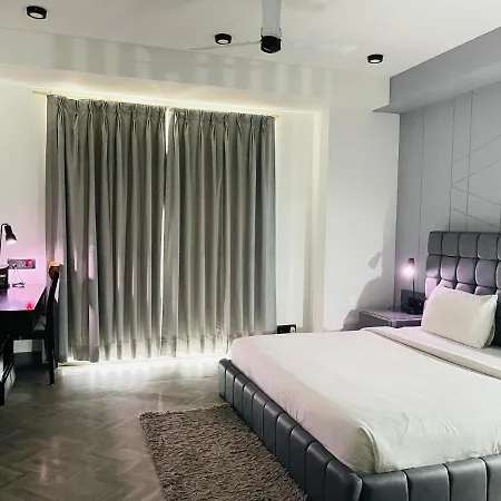 Bedchambers Luxurious Serviced Apartment In Gurgaon Exterior photo