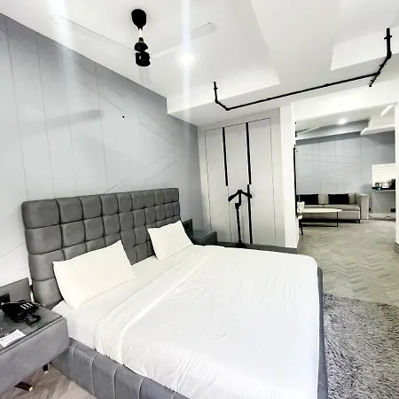 Bedchambers Luxurious Serviced Apartment In Gurgaon Exterior photo