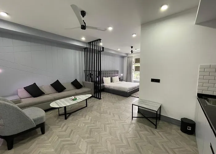 Bedchambers Luxurious Serviced Apartment In Gurgaon