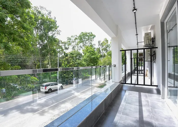 Bedchambers Luxurious Serviced Apartment In Gurgaon