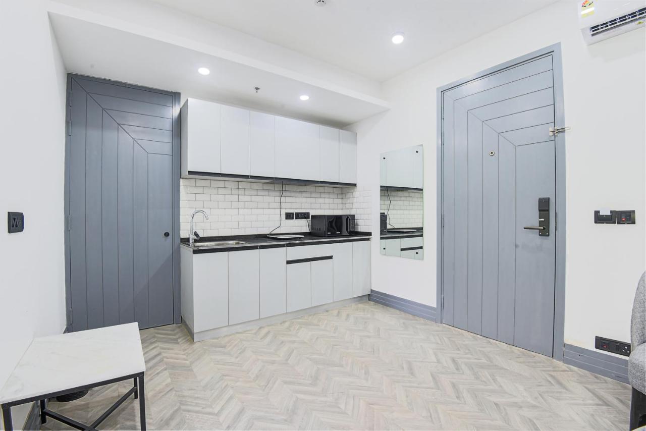 Apartment Bedchambers Luxurious Serviced In