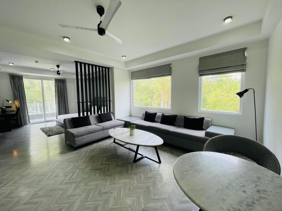 Apartment Bedchambers Luxurious Serviced In Gurgaon