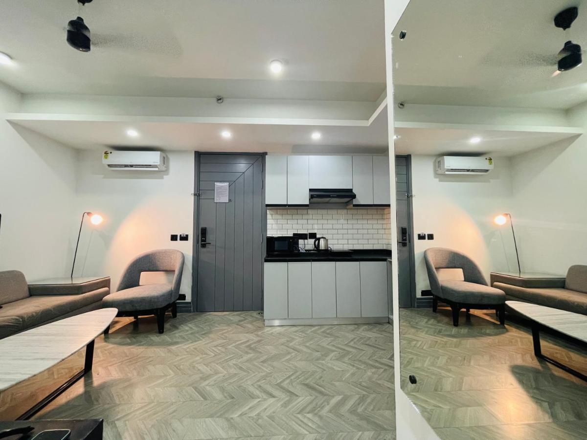 Bedchambers Luxurious Serviced In * Gurgaon