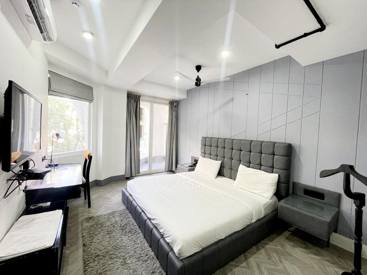 Bedchambers Luxurious Serviced In