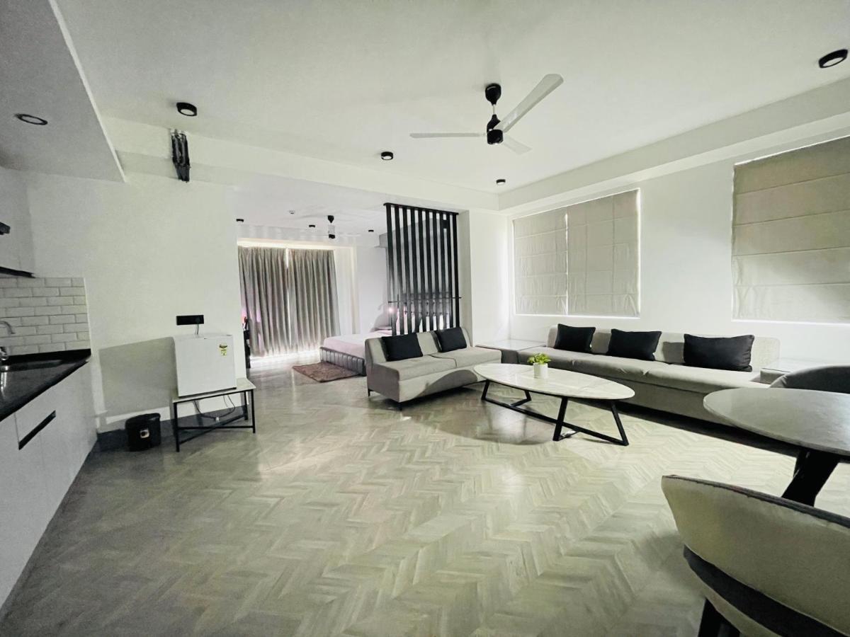 Apartment Bedchambers Luxurious Serviced In