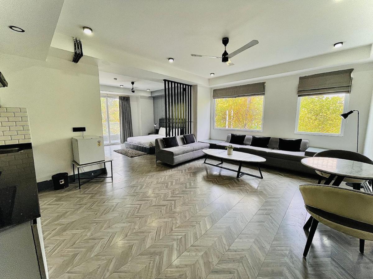 Apartment Bedchambers Luxurious Serviced In