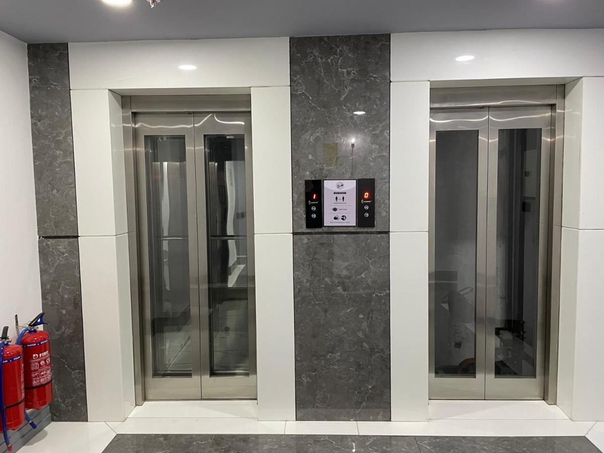 Apartment Bedchambers Luxurious Serviced In