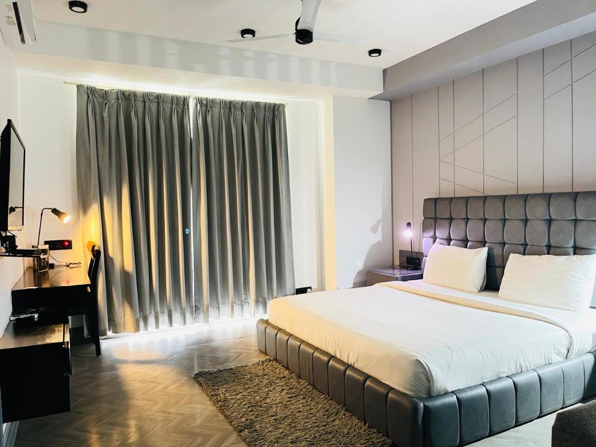 Bedchambers Luxurious Serviced In Gurgaon