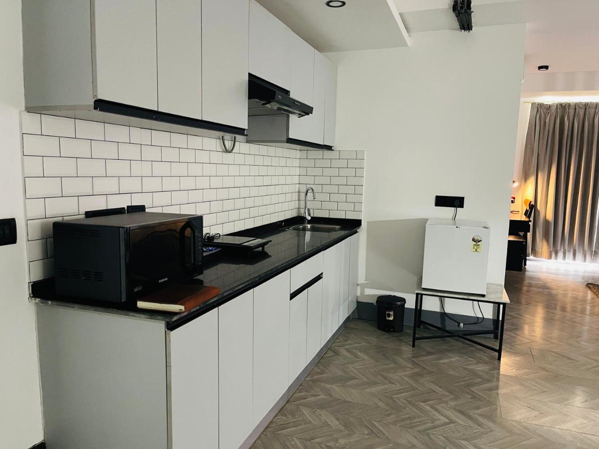 Bedchambers Luxurious Serviced In * Gurgaon